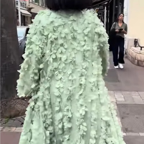 Zara green petal coat - Picture 8 of 10